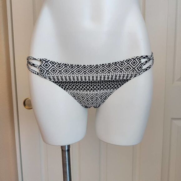 Pair of Victoria's Secret The Strappy Cheeky bikini bottoms sz S - Picture 7 of 13